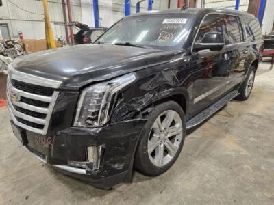 15 - 16 CADILLAC ESCALADE Radiator  E842624 - Image 1 of 4