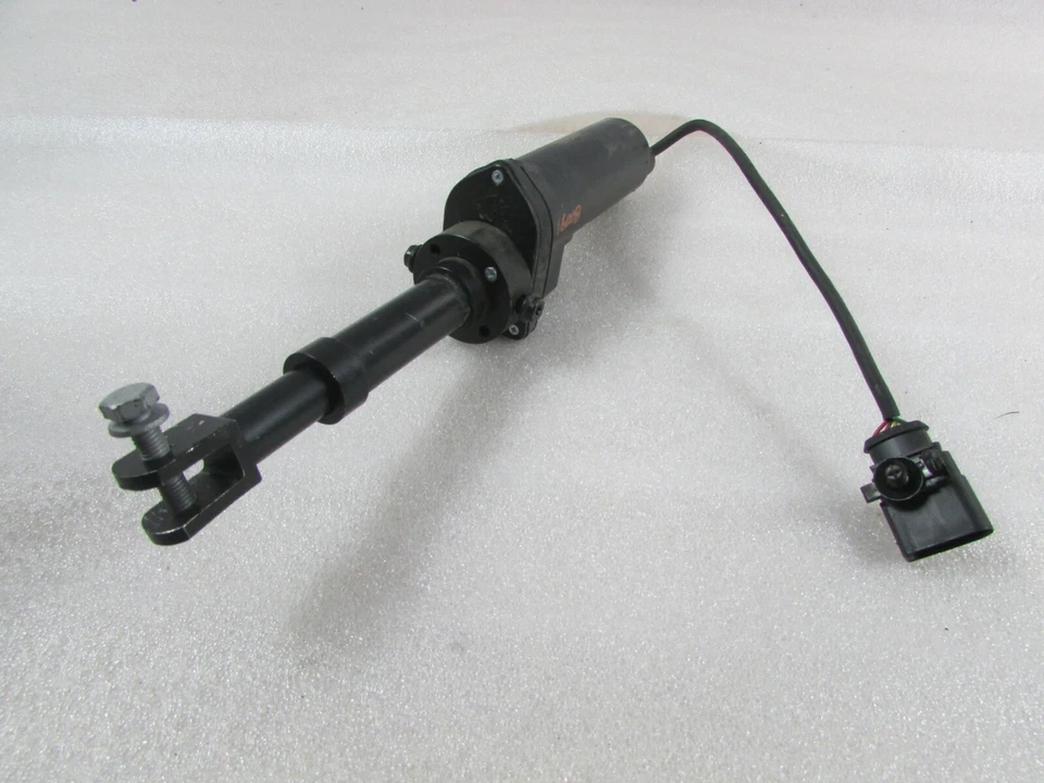 Lamborghini Aventador, actuador/motor de ala de murciélago, usado, P/N 470901127C Foto 1 de 4