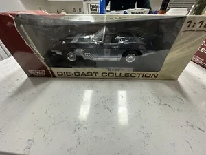 Motor Max 1/18 Scale Diecast 73102 - 1961 Chevrolet Stingray Mako Shark - Picture 1 of 2