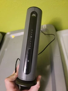 Motorola Cable Plus Router Model: Mg7315 8x4 Docsis Wifi  - Picture 1 of 5