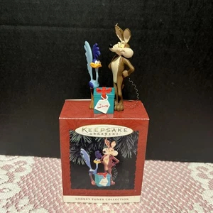 1996 HALLMARK LOONEY TUNES ROAD RUNNER E WILE E. COYOYE - Foto 1 di 6