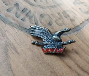 Pin’s Levi’s Levis Aigle Américain - Foto 1 di 4