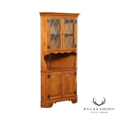 Gabinete de esquina de arce Ethan Allen Heirloom Foto 1 de 4