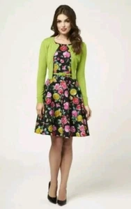 New! Review Multi Colour Roses Fit Flare Dress Black Belt 8 - Picture 1 of 15