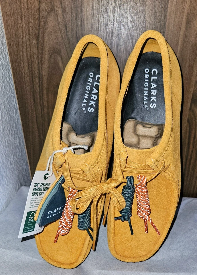 Botas Desert para Hombre Clarks WALLABEES Cúrcuma Talla 11M Foto 1 de 4