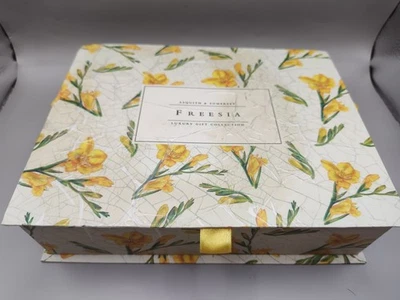 Asquith & Somerset Freesia Luxury Gift Set New Soap Lotion Bath Cubes - Image 1 of 2