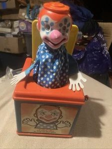 Vintage 1976 MATTEL Jack in the Box Music Crank Clown Toy -CLEAN- WORKS GREAT - Picture 1 of 10