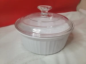 Corning Ware weiß F-5-B 1,6 Liter runde Kasserolle Backform mit Pyrex Glasdeckel - Bild 1 von 4