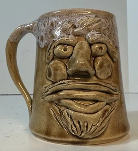John Garrou - Taza jarra cara arte popular Old Fort NC cerámica montaña negra marrón - Imagen 1 de 9