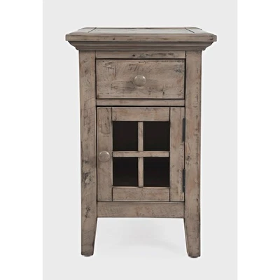 Mesa auxiliar de silla de carga USB de acacia envejecida Rustic Shores Foto 1 de 4