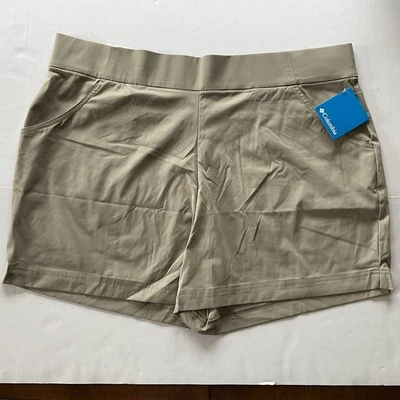Columbia Women’s Omni-Shade Shorts XXL Active Fit Khaki Hiking Outdoor 5” Inseam - Image 1 of 4