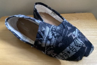 Zapatos planos forrados de piel sintética a rayas suroeste Toms para mujer 12 gris azteca negros Foto 1 de 4