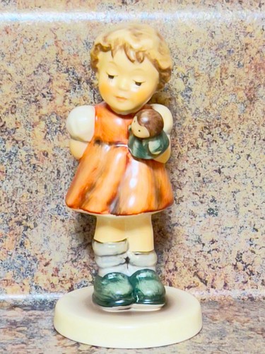 M.I. HUMMEL PUPAZZO PRINCIPESSA 1664