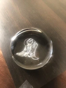 Elegant 3” Boots and Cowboy Hat paperweight. - Picture 1 of 6