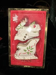 LENOX HOLIDAY REINDEER & SLEIGH STACKABLE SALT AND PEPPER SHAKERS MINT IN BOX - Picture 1 of 5