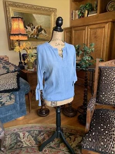 "Blusa Anthropologie Azul Lluvia Azul Denim Fina Cambray Manga Abullonada Corbatas Xs 36""" - Imagen 1 de 12