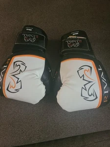 RIVAL Boxeo RB40 Bolsa Guantes, Gancho y Lazo, Sistema de Correa Ergo. ¡Bonito!  - Imagen 1 de 9