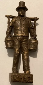 Bronzierter Harz Hummel Hamburg MORS Mann ~ Zylinder Hut & Wassereimer Figur ~ 9,5 cm groß - Bild 1 von 5