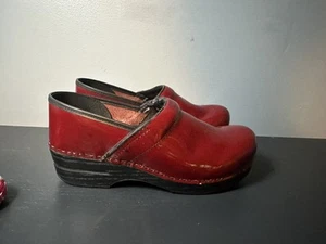 Dansko Professional Clogs Womens (41) Patent Leather Red Slip On Shoes Mules - Picture 1 of 6