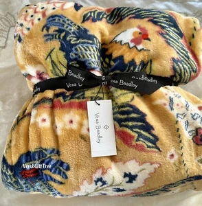 Vera Bradley Plush Throw Blanket FRENCH HENS Chickens ROOSTERS Country Farm NWT - Picture 1 of 6