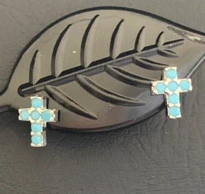 925 Sterling Silver Cross Turquoise Stud Earrings Small Cross Girls Women - Picture 1 of 4
