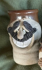 SMILING FUNNY 3D FACE STONEWARE MUG HANDMADE POTTERY ARTIST MARK HINES SIGNED - Picture 1 of 8