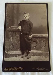 Antikes Kabinettfoto NIEDLICHES JUNGEFOTO, Fresno, Cal. & GRATIS GESCHENK MIT BESTELLUNG! - Bild 1 von 5