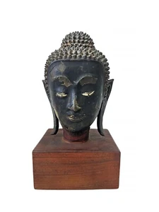 CAMBODIAN BRONZE BUDDHA HEAD WITH TRACES OF GILDING, AYUTTHAYA PERIOD - Picture 1 of 5