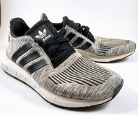 698001 adidas