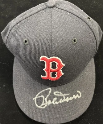 Sombrero firmado por Bobby Doerr de los Medias Rojas de Boston certificado de autenticidad talla 6 7/8 Foto 1 de 4