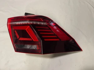 Luz trasera LED VW TIGUAN IQ.Light 5NA945208J02S - Imagen 1 de 5
