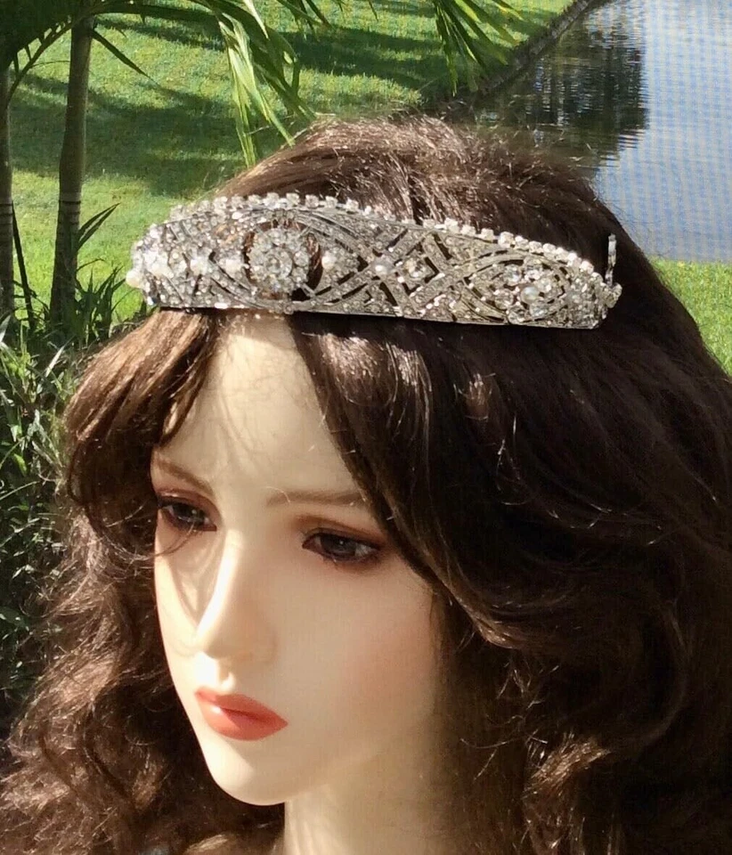 Tiara de strass Meghan Markle casamento noiva formatura aniversário princesa coroa - Imagem 1 de 2