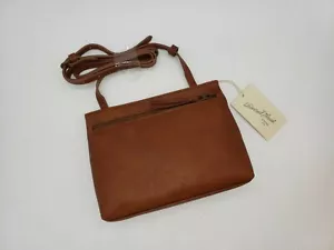 WOMEN'S ZIP CLOSURE CROSSBODY BAG - UNIVERSAL THREAD BROWN NEW W/TAGS  CHARITY! - Picture 1 of 4