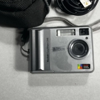 Kodak EasyShare C315 5.0MP Digital Camera - Silver W/Carrying Case - Image 1 of 4
