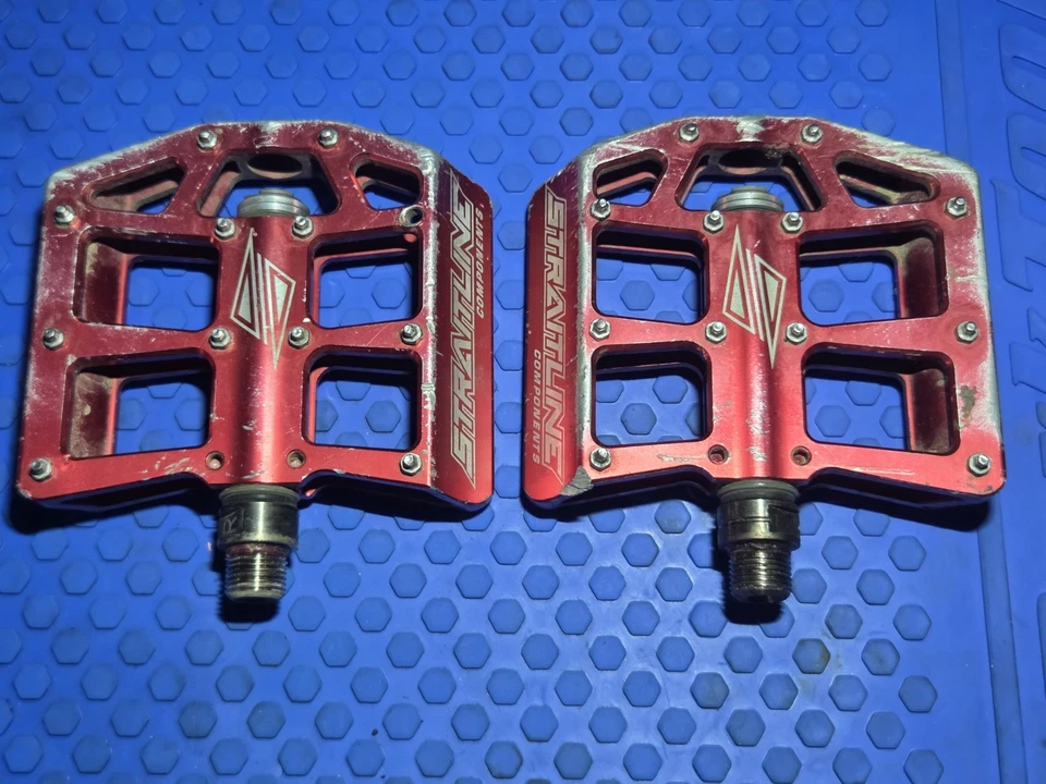 Pedales de descenso Straitline Defacto de colección rojos Foto 1 de 4