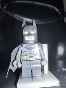 LEGO DC Comics Super Heroes 76012 Batman Minifigure Gray Gold Belt Riddler Chase