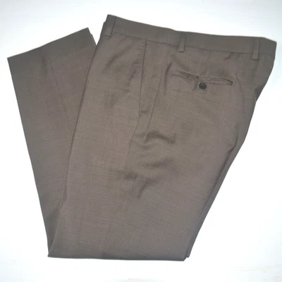 Calça social JOS A BANK slim fit Travel Tech lã elástica marrom frente plana 38 x30 - Imagem 1 de 4