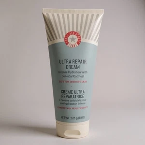 Crema reparadora First Aid Beauty Ultra hidratación intensa | 8 oz / 226 g - Imagen 1 de 5