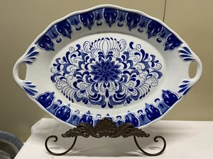 Scalloped Oval 2 Handled Hand Painted Blue On White Pottery Serving Platter/Tray - Picture 1 of 12
