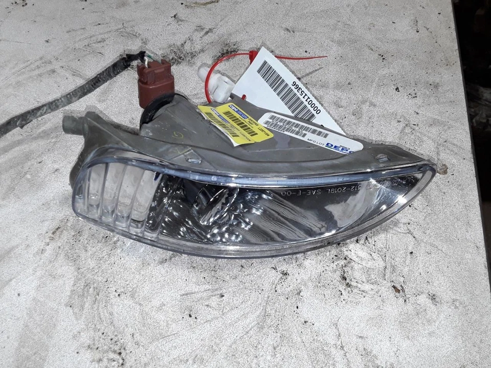 Luz de estacionamiento/esquina del conductor antiniebla para 07-09 LEXUS RX350 796064 Foto 1 de 4