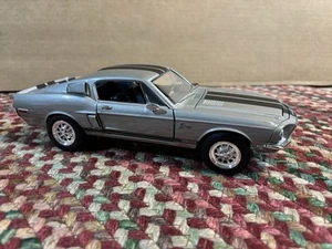 Road Signature Diecast 1:18 1968 Ford Mustang Shelby GT-500KR Silver & Black - Picture 1 of 5