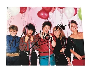 The Go Go’s signed Autogramm 8x10 Foto Belinda Carlisle +3 - Bild 1 von 1
