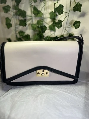 Olivia Miller Women’s White Leather Purse Shoulder Bag New Without Tags - Image 1 of 4