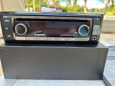 Blaupunkt San Francisco 320 estéreo de coche con manual del propietario Foto 1 de 4