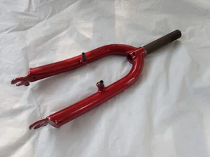 HORQUILLAS DE ACERO ROJO BICICLETA PARA NIÑOS DE 18", 1" roscado x 132 mm freno en V eje 10 mm - Imagen 1 de 6