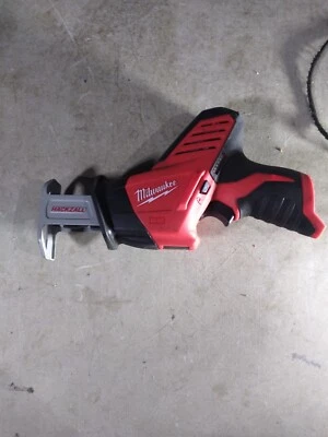 Sierra recíproca Milwaukee M12 Hackzall 2420-20 solo herramienta Foto 1 de 4