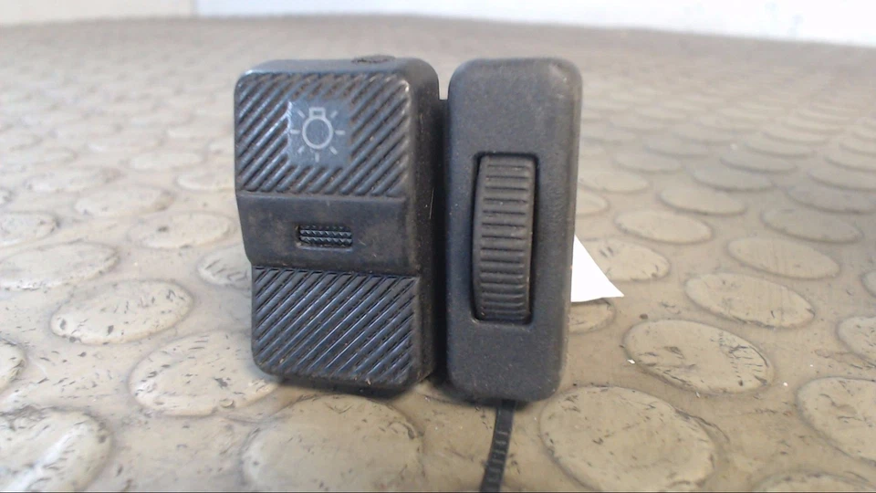 Lichtschalter VW Passat 1.8 35 I 12 Monate Garantie Sofortversand - Bild 1 von 1