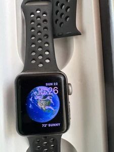 Apple Watch Series 3 Nike + GPS + Modèle Cellulaire - Photo 1 sur 4