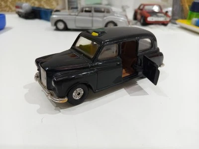 Corgi Toys 1:43 CIRCA MADE IN GT.BRITAIN AUSTIN London Taxi - Cab - Immagine 1 di 3