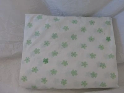 Juego de 3 sábanas dobles M&M flor blanca y verde nuevo en paquete Foto 1 de 4